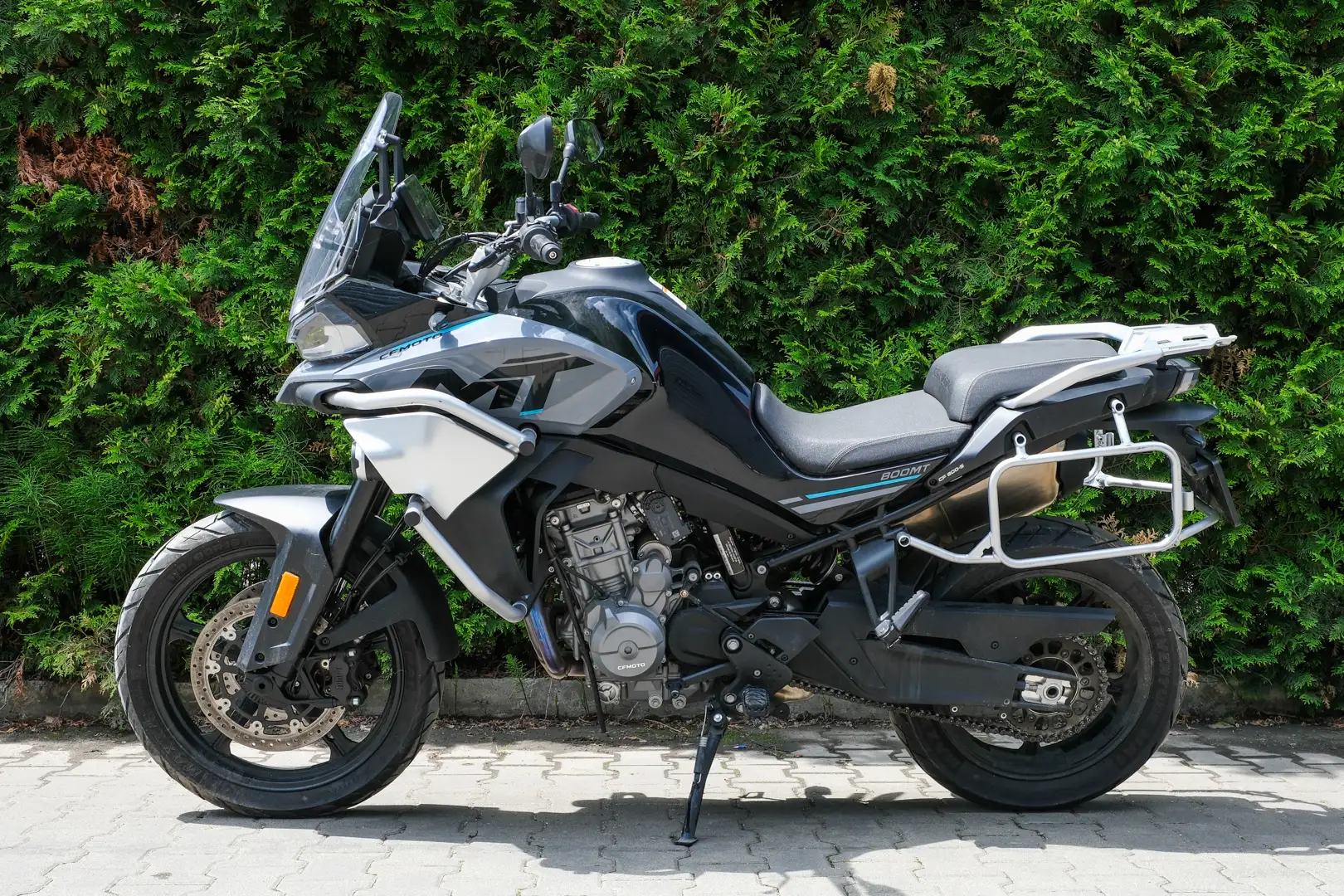 CF Moto 800MT adventure motorcycle for rent in Cluj-Napoca, Romania — view 2