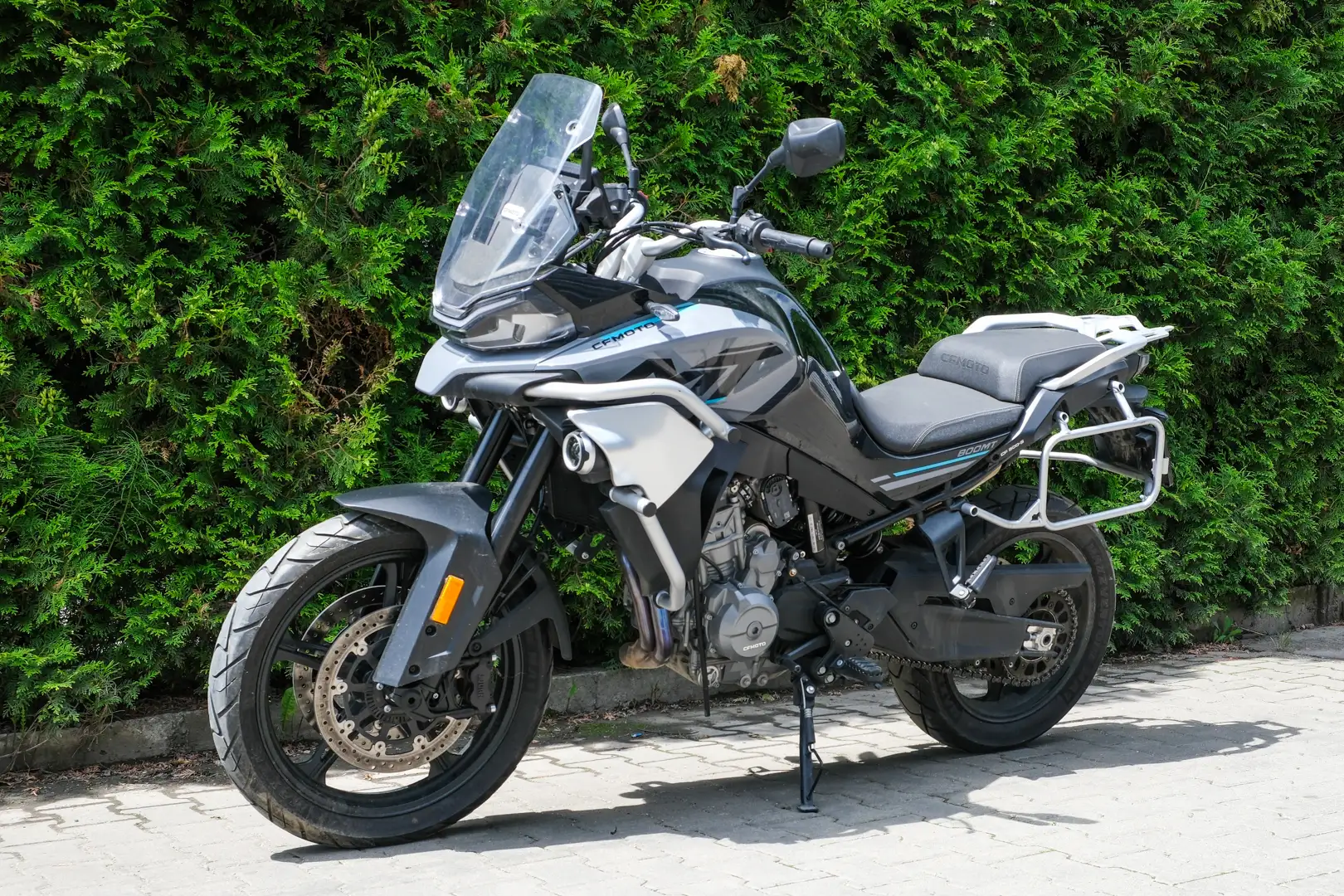 CF Moto 800MT adventure motorcycle for rent in Cluj-Napoca, Romania — view 3