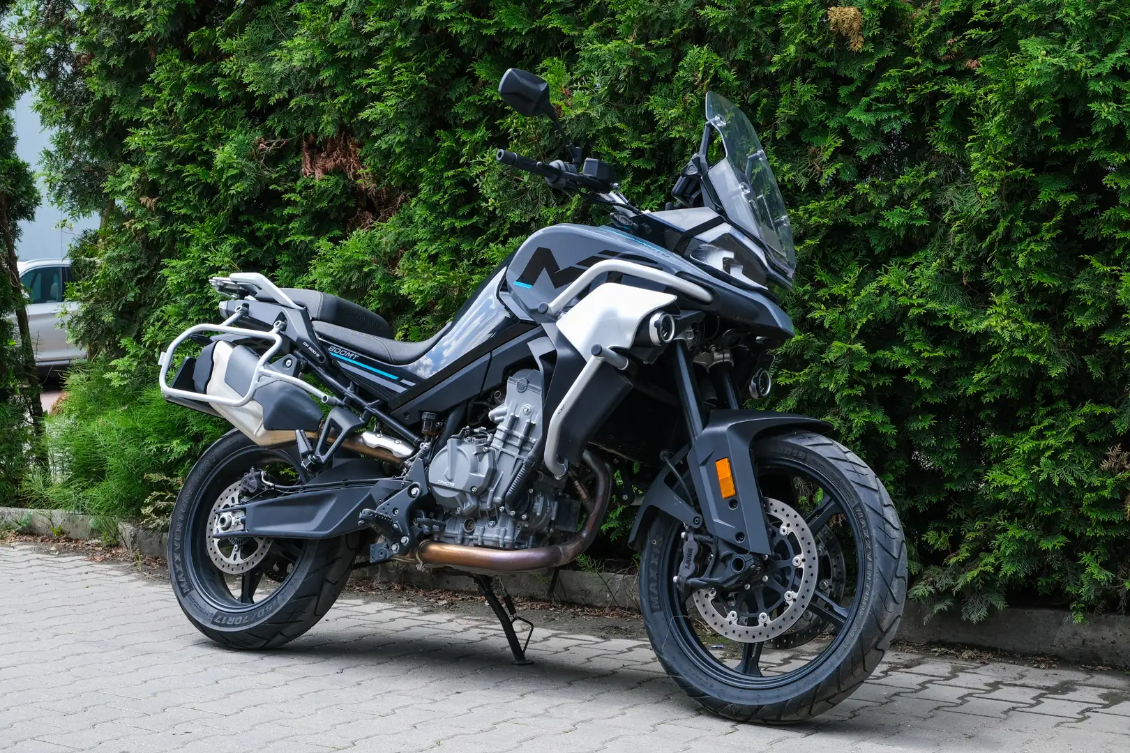 CF Moto 800MT adventure motorcycle for rent in Cluj-Napoca, Romania — view 4
