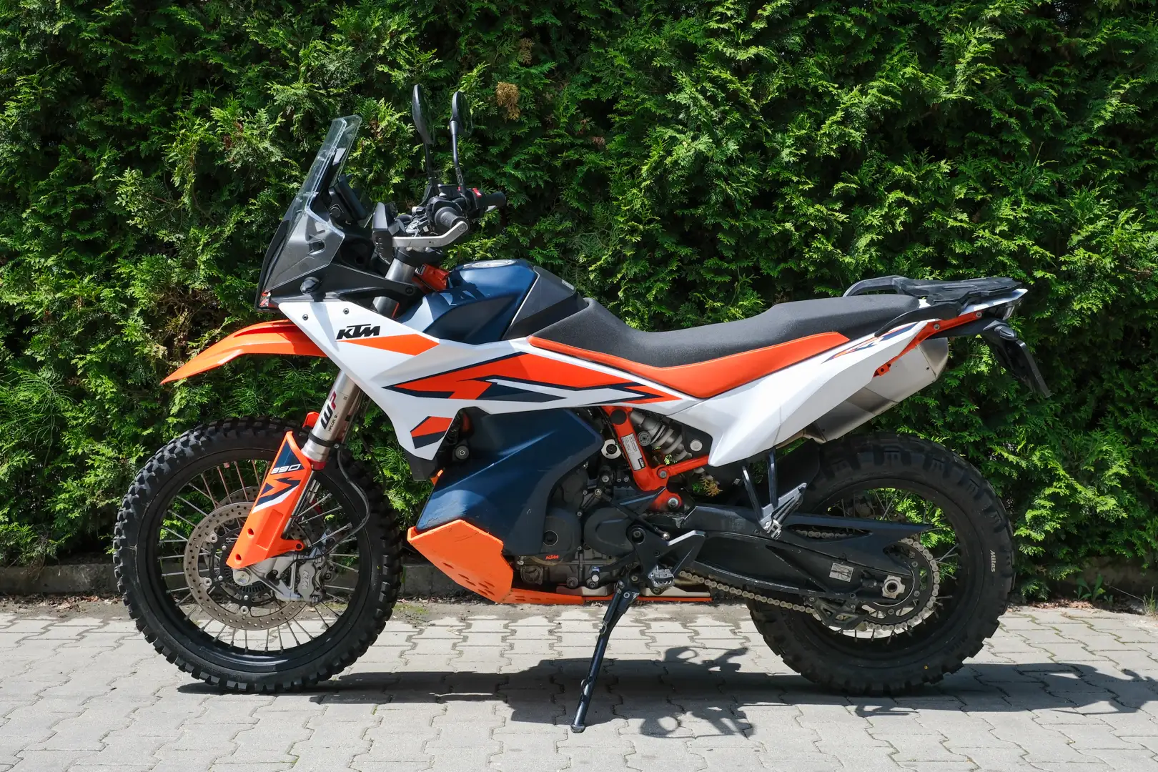 KTM 890 Adventure R adventure motorcycle for rent in Cluj-Napoca, Romania — view 2