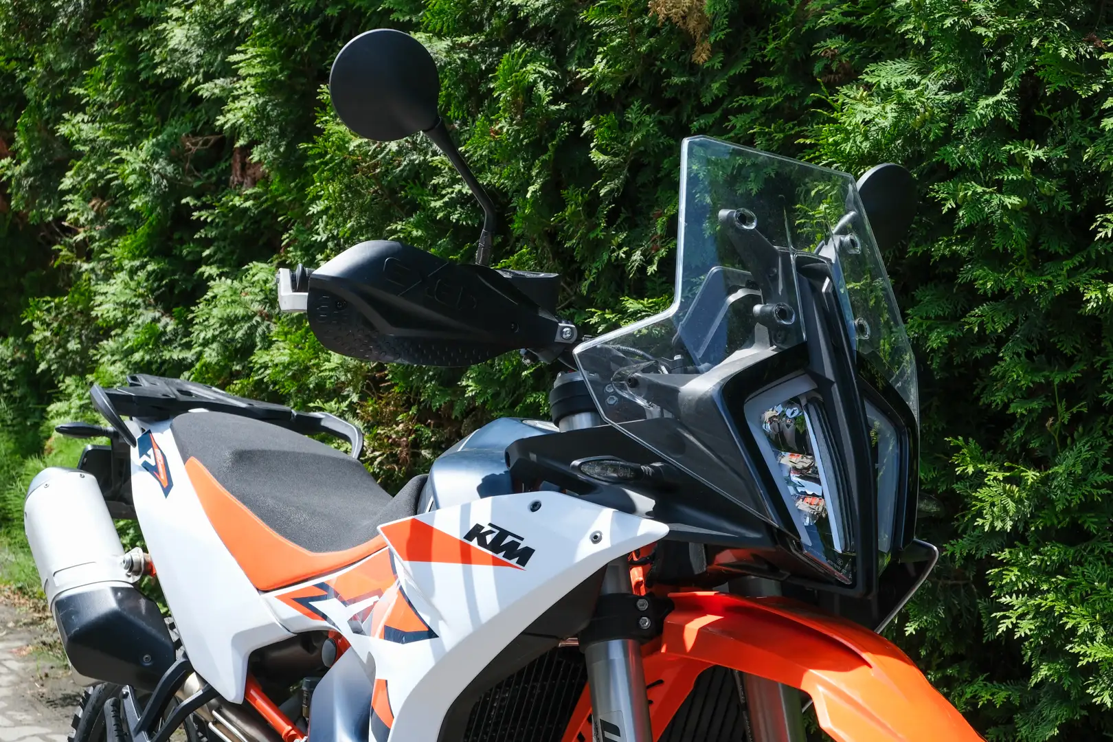 KTM 890 Adventure R adventure motorcycle for rent in Cluj-Napoca, Romania — view 4